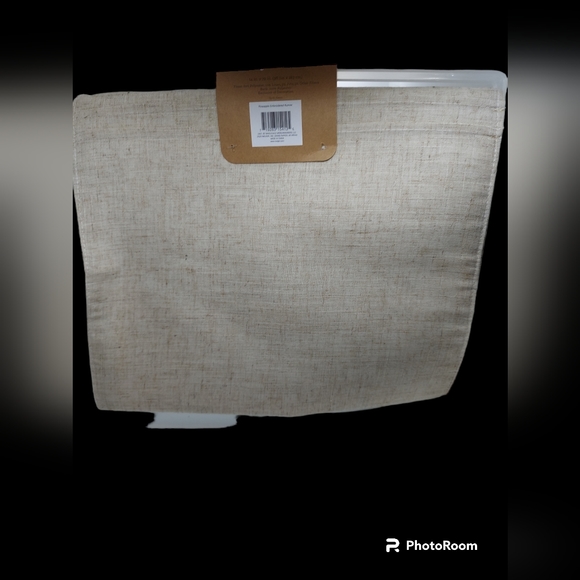 Embroidered Pineapple Tablerunner NWT - Picture 2 of 9